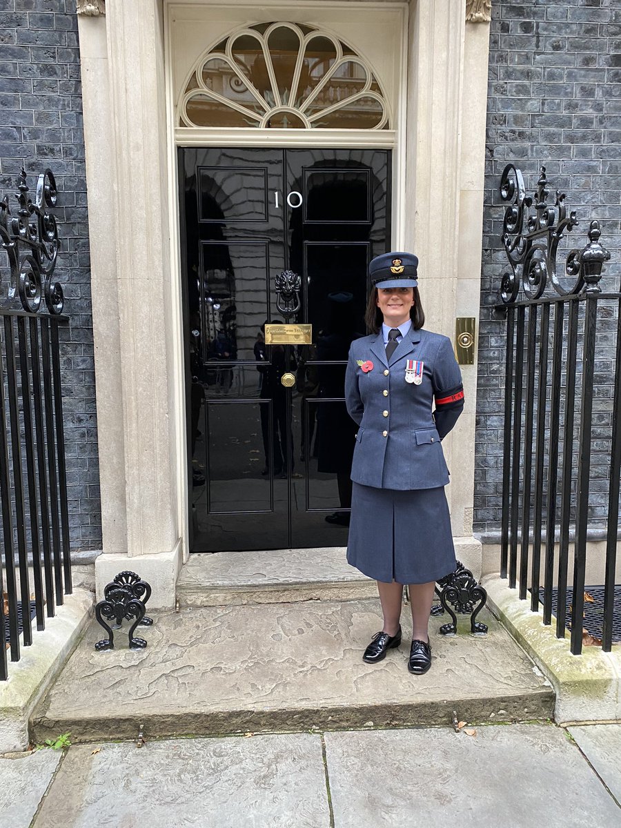 What a privilege to be invited to No 10 for Armistice day reception followed by a parade at the cenotaph - We will remember them. Thank you for the invite <a href="/RishiSunak/">Rishi Sunak</a>