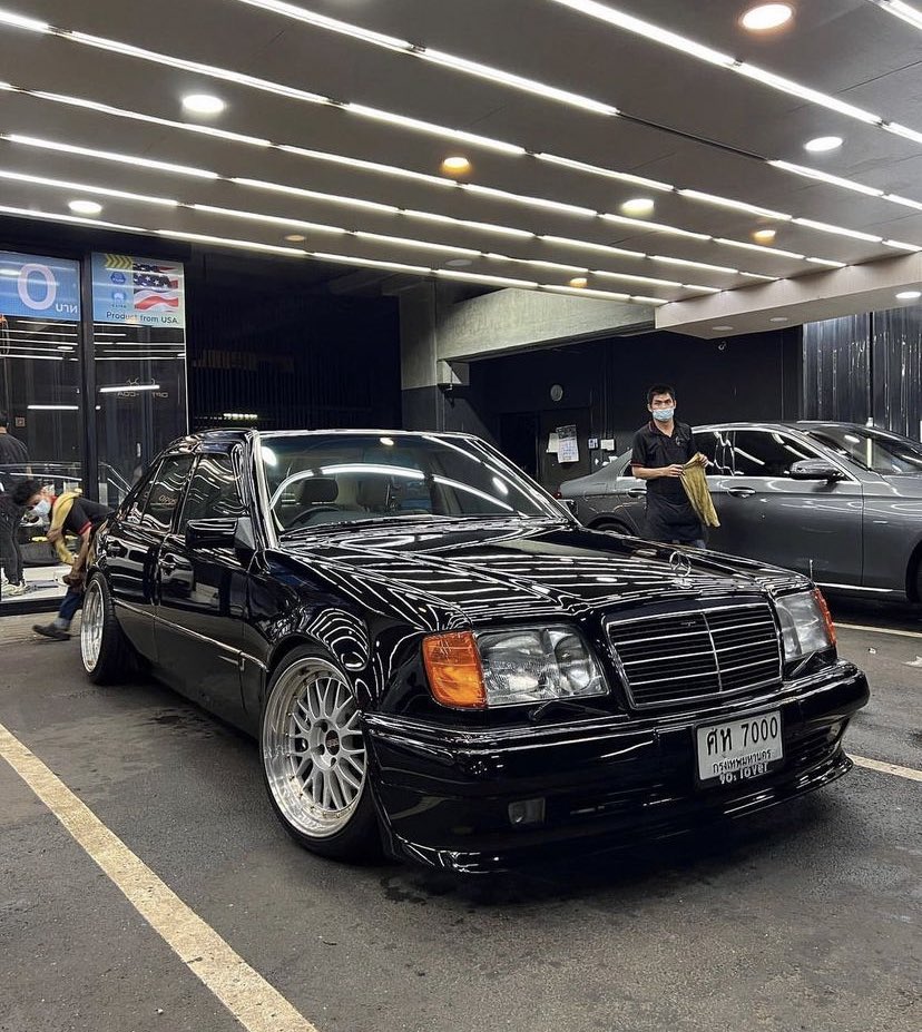 veryrarecars's tweet photo. Mercedes Benz E500 https://t.co/0BKzE0mnRB