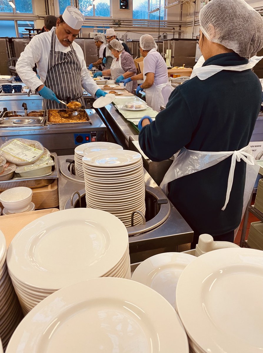 Kimberley_S_J's tweet photo. β¦@JenMcCartney2β© β¦@and_efmβ© #Over500MealsADay #PerfectlyPrepared #ExcellentCateringTeam #PersonalisedMeals #ππ. Thankyou for all that you do πππ https://t.co/aIgf3MsVgf