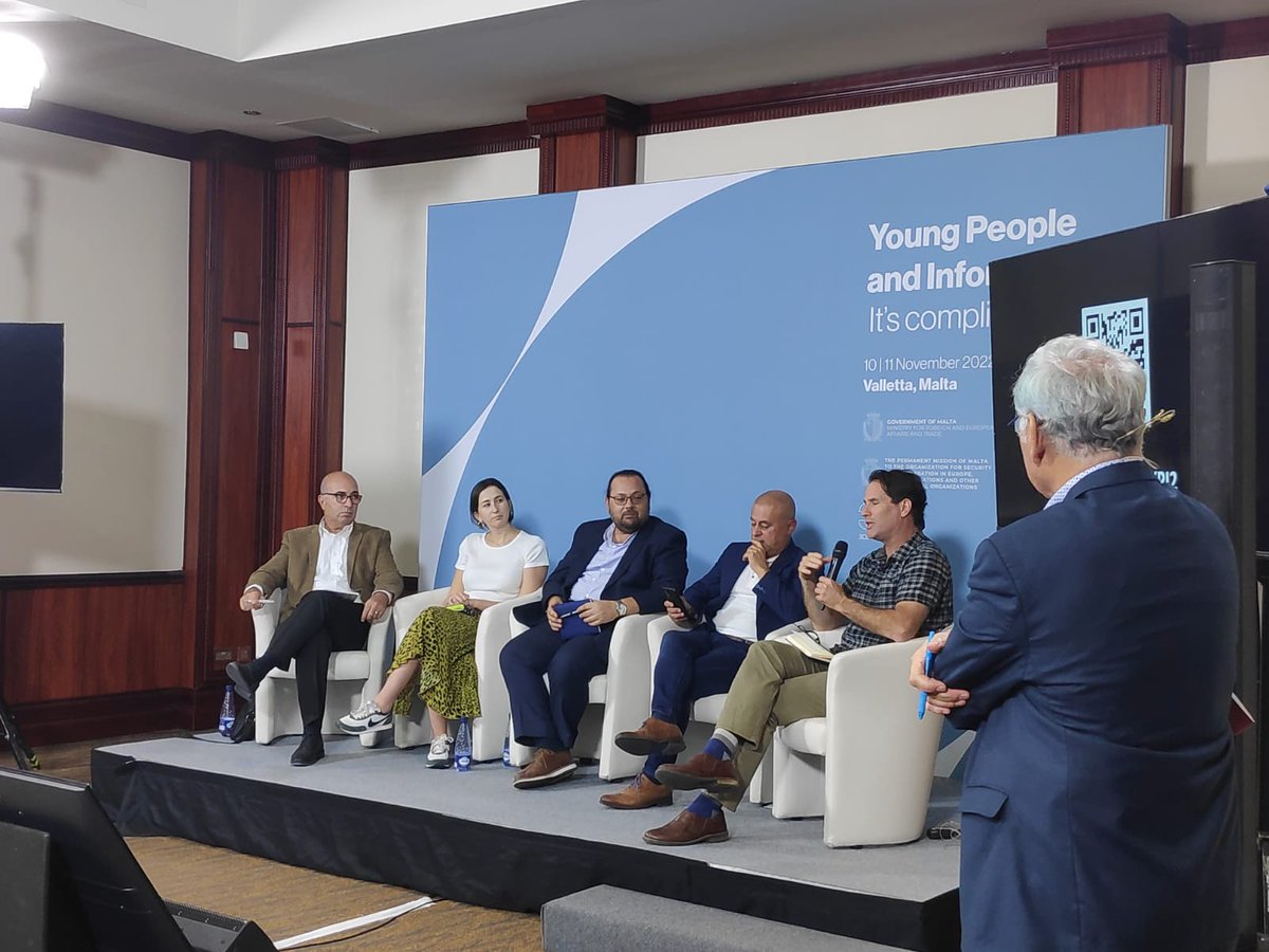 3CLMT's tweet photo. Should everyone practice journalistic skills when they take their voice online?
Doesn't the older generation need this education too, just as the young people being taught this do?
Q&A with @NatalinoFenech @SorchaHughes @aleksfarrugia @DualityNot, Gary Pluim, and John Portelli. https://t.co/1ITvKcdCSV