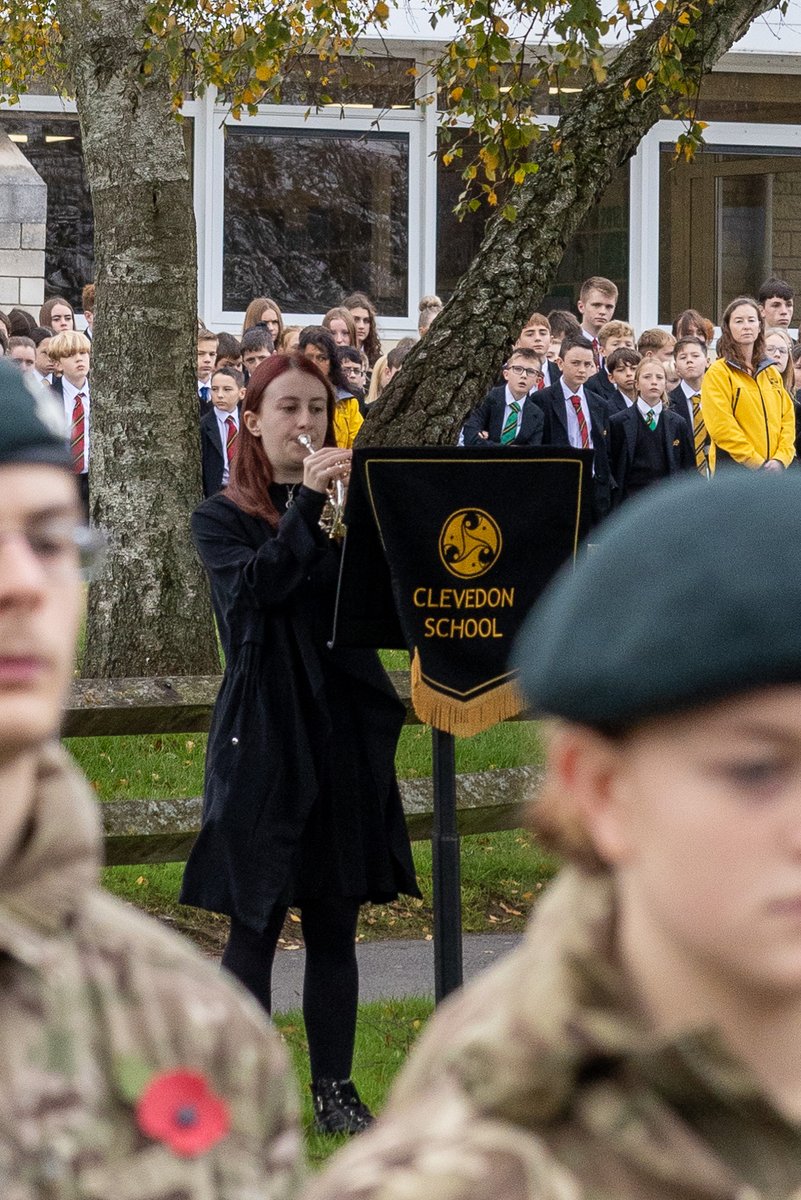 ClevedonSchool's tweet photo. "They shall grow not old, as we that are left grow old: 
Age shall not weary them, nor the years condemn.
At the going down of the sun and in the morning
We will remember them."
#ArmisticeDay https://t.co/SpWNJxaxhY
