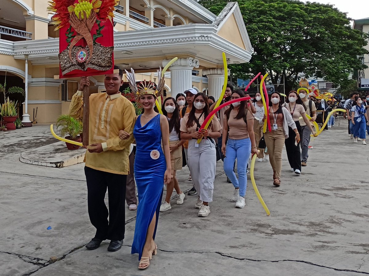 TheCapitol_News's tweet photo. After two long years of hiatus, the annual face-to-face celebration of Bulacan State University’s Balangayan sa Unibersidad 2022 kicks off.
#Balangayan2022 #BulSU #BulSUan https://t.co/IwyxKTQg3u