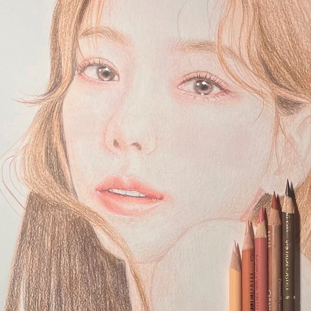 love85752's tweet photo. 🍁 탱구 🤎 그리기 🍂
#소녀시대 #SNSD #태연 #김태연 #TAEYEON
https://t.co/ywRNArey26 https://t.co/BYYEnDZRZd
