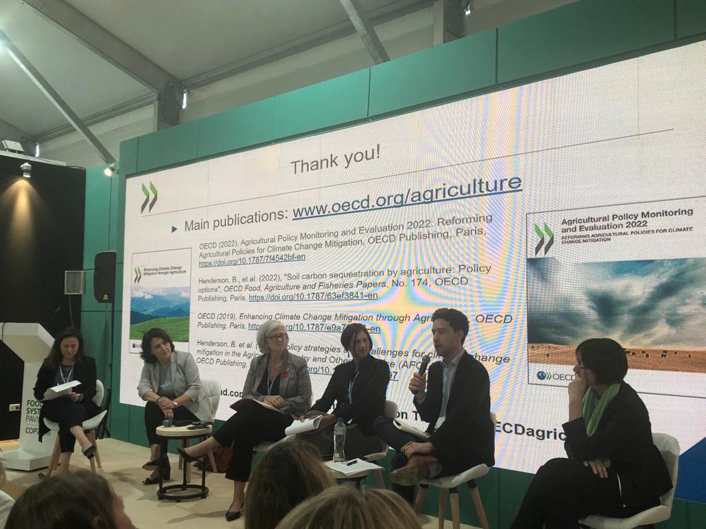 International Fertilizer Association (@fertilizernews) on Twitter photo IFA at #COP27 - <a href="/AlzbetaKlein/">Alzbeta Klein</a> moderates the "Soils as an Asset" session happening now on the #FoodSystems Pavilion. The Panel is now focusing on the role of #innovation in preserving #soils
Follow online here: bit.ly/3UsD64v
#ActionOnFood #COP27Soil IFA at #COP27 - <a href="/AlzbetaKlein/">Alzbeta Klein</a> moderates the "Soils as an Asset" session happening now on the #FoodSystems Pavilion. The Panel is now focusing on the role of #innovation in preserving #soils
Follow online here: bit.ly/3UsD64v
#ActionOnFood #COP27Soil