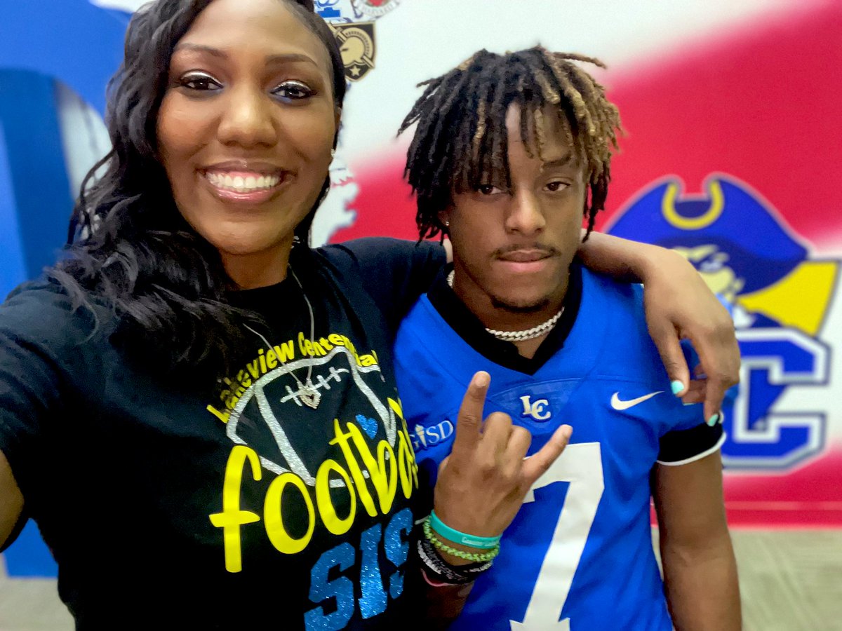 Not sure how I feel, the Last of the bunch has finally finished his ATH career <a href="/LCHS_Patriots/">Lakeview Centennial Patriots 🎓</a> 💙💛🏈 The 5 sibling Legacy From 2005-2023 is complete 🥲 love you bub, &amp; super proud of ALL you have accomplished! We cannot wait to continue 2 support you in your college endeavors! #7