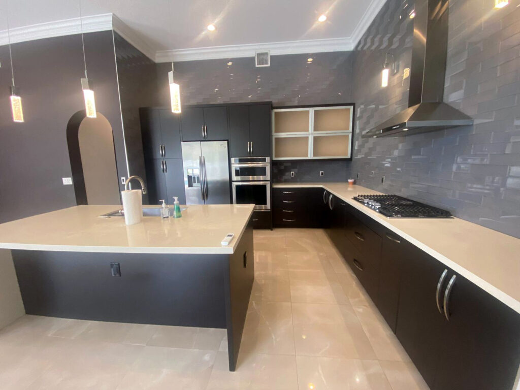 kzmg0143's tweet image. Here's a #cleaning checklist that will get your home #moveready.  cpix.me/a/157437080