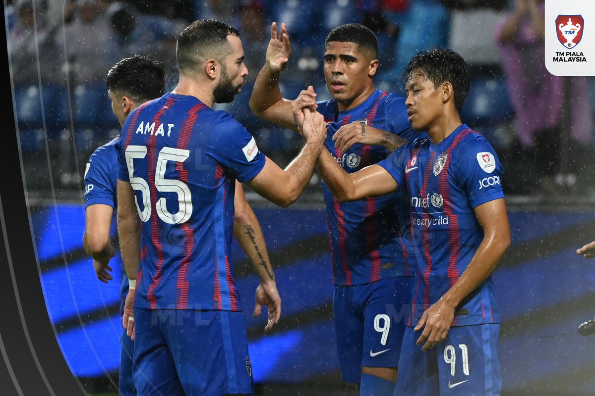 MFL_MY's tweet photo. 📸 AKSI PERLAWANAN - PM QF2

JOHOR DARUL TA’ZIM 5-0 KELANTAN FC (Agregat 8-0)

#TMPialaMalaysia2022 https://t.co/FY2vKc44ua