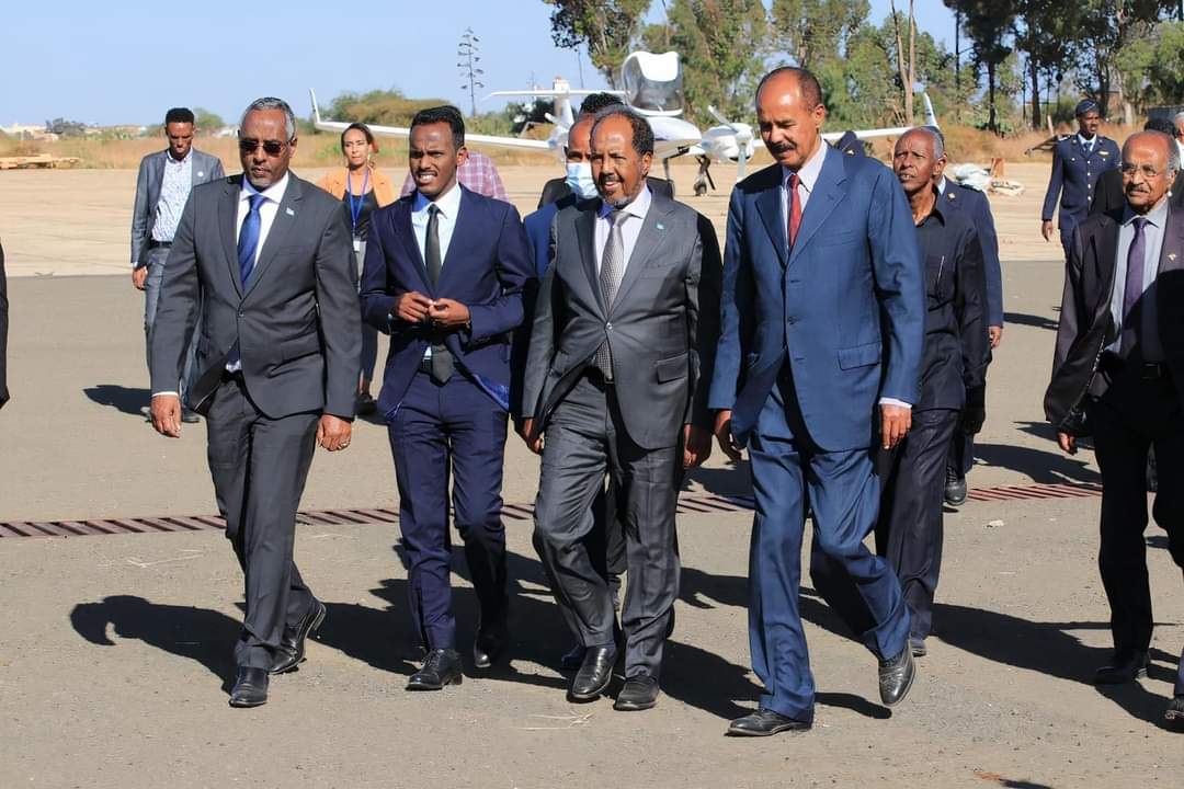 FitsumFreweini's tweet photo. #Eritrea "ዝገበረልካ ግበረሉ ወይ ንገረሉ " ንህዝቢ ሶማል እንተገበርናሉን እንተነገርናሉ እንተዘይንኢሱ ኣይዓብዮን እዩ።ሕብርትን ስምርትን ሶማል ክንርኢ ዘይቅየር ምንዮት ኤርትራ ብምዃኑ።ዓወት ን ጽምዶ ኣሓት ሃገራት ኤርትራን ሶማልን። https://t.co/Yw1s1kUyLQ
