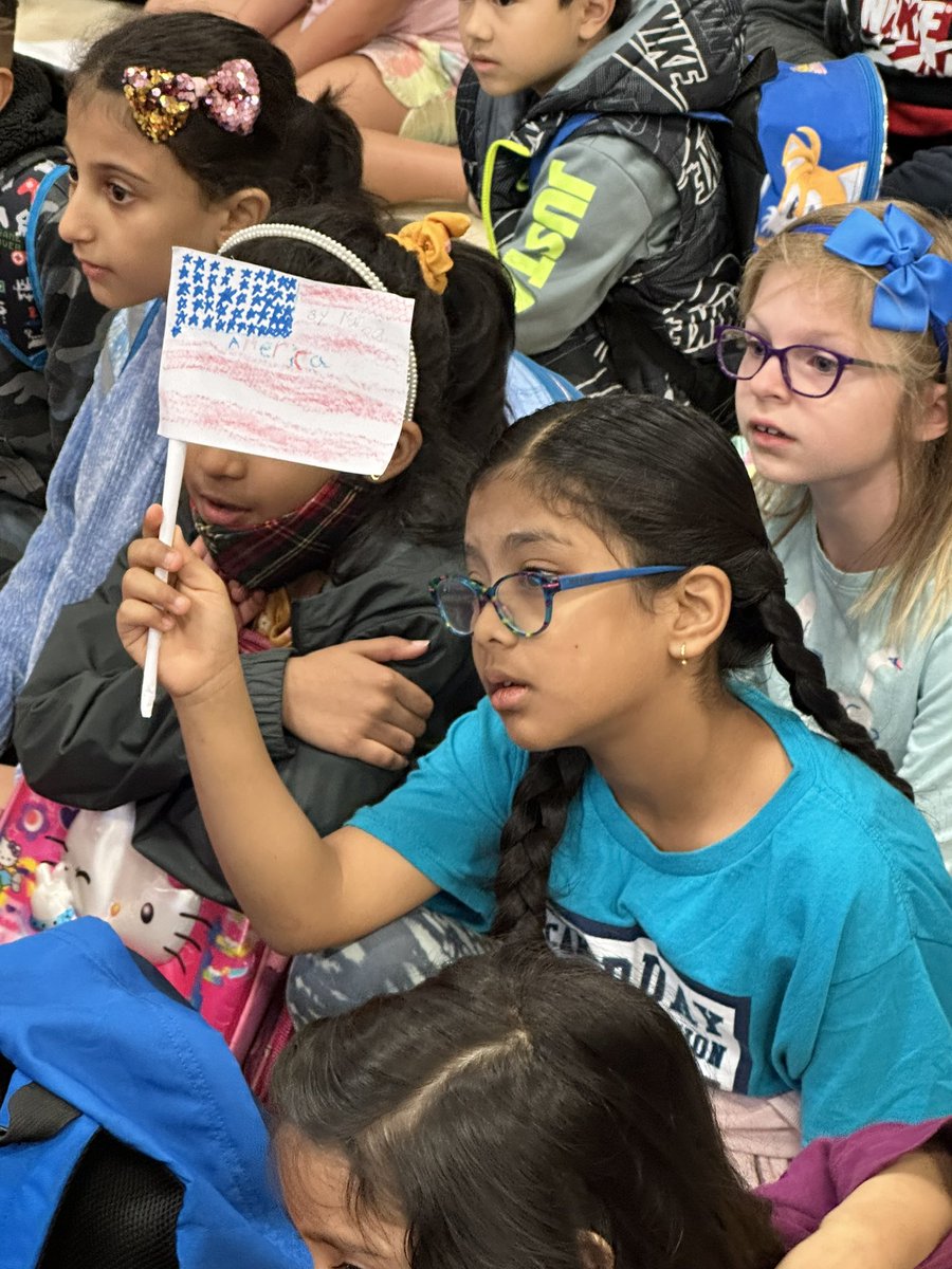 CarlisleCoyotes's tweet photo. We really enjoyed celebrating our Veterans this morning at Good Morning Carlisle! Thank you for your service. https://t.co/N2ti0AyI2U