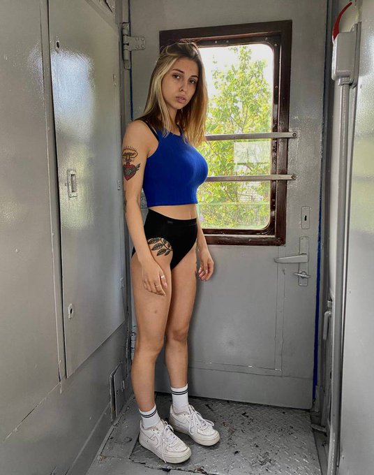 cryptosusan_eth's tweet photo. it's time for new heights and distances

#Cryptogirl #web3community https://t.co/sZMcIHALQK