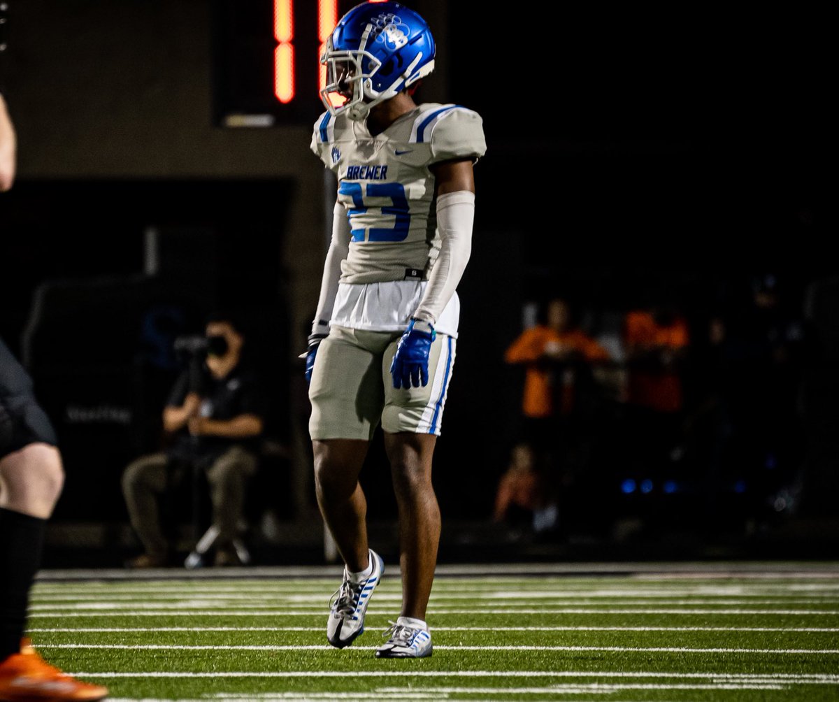Elijah Mande 

2025’ FS 5’11 / 170lbs 

▪️ Started all 10 games 
▪️ Fantastic Open Field Tackler 
▪️ Extremely Coachable &amp; Football Savy 

<a href="/ElijahMande/">Elijah Mande</a> / <a href="/BrewerHSFB/">Brewer Football</a> 🔵⚪️

hudl.com/v/2JnhE1