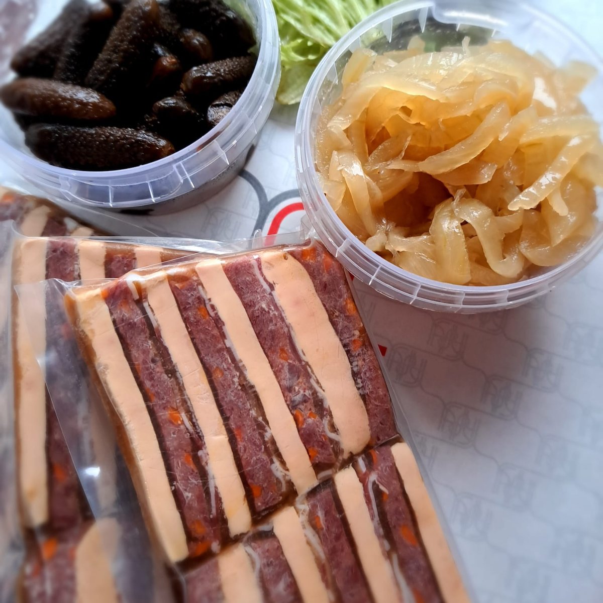 arno_veenhof's tweet photo. Marbré van wagyu 'harinkje',  foie en pancetta; nog lekkerder met onze balsamicocornichons en uiencompote. En  meer... wat eet jij vandaag?
🛒  https://t.co/dEU1lkUFPi 
#boodschappen #slagerijdeleeuw #borrel #lunch #diner #weekendtip #chef #gourmet #delicatesse #slagerij https://t.co/xRaKF1UwtI