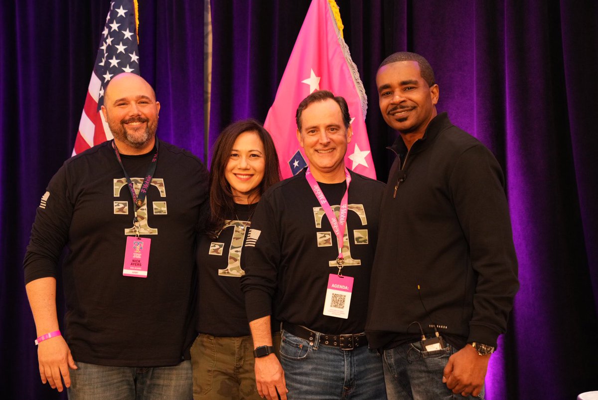 HolliMartinez1's tweet photo. Honoring our Veterans, military, spouses and families means investing in and celebrating them all year! Thank you for your service. Thank you for your leadership! @TanaAvellar @tglover187 Darryl Hawkins @JonFreier @CallieField @DeeanneKing @Mike_Katz @db_bezz #MobilizeForService https://t.co/WCGAy3xwlI