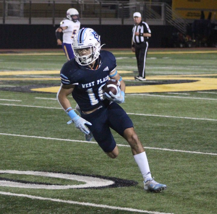 PressPassSports's tweet photo. ..@WPlainsFB makes history earning the programs first ever playoff win. Here’s how it happened by @OAmichaelba #txhsfb https://t.co/J2IyjagrY0 https://t.co/kFCEOfsTKx
