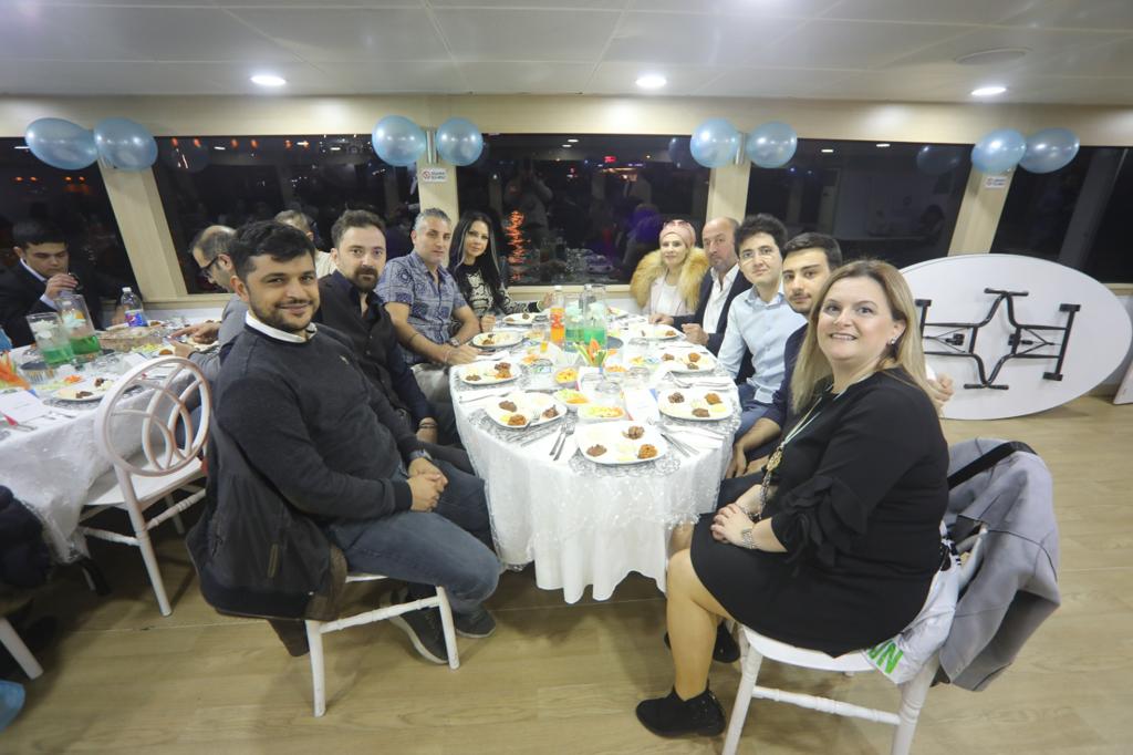 Sektörümüzün birleşenlerini bir araya getirmekten; sorunları ile hemhal olmaktan, hedeflerine yoldaş olmaktan mutluyuz, gururluyuz!

E ticaretin en sağlıklı yolu MediCoa.com
#saglik #eticaret #medikal