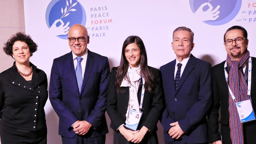 nuevodiaenlinea's tweet photo. #NuevoDíaFalcón | ✅ El presidente de la #AsambleaNacional, #JorgeRodríguez, arribó a #Francia donde participó en el #VForo de #ParísPorLaPaz. #Nación    

Más información: https://t.co/1E3R9mMRVH https://t.co/XRXuSvP0Jg