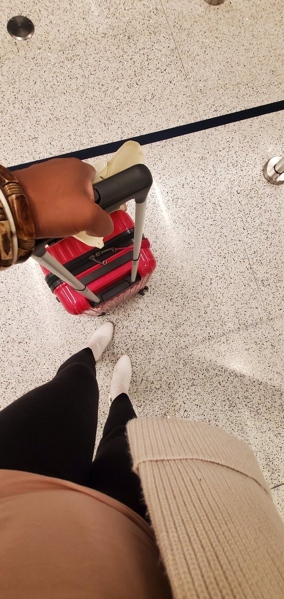 CurrencyCookies's tweet photo. Later LA, Hello Atlanta! Headed to to @Delta Sky Lounge for #snacks duh #airport #airportfood https://t.co/NmKU1STzVQ