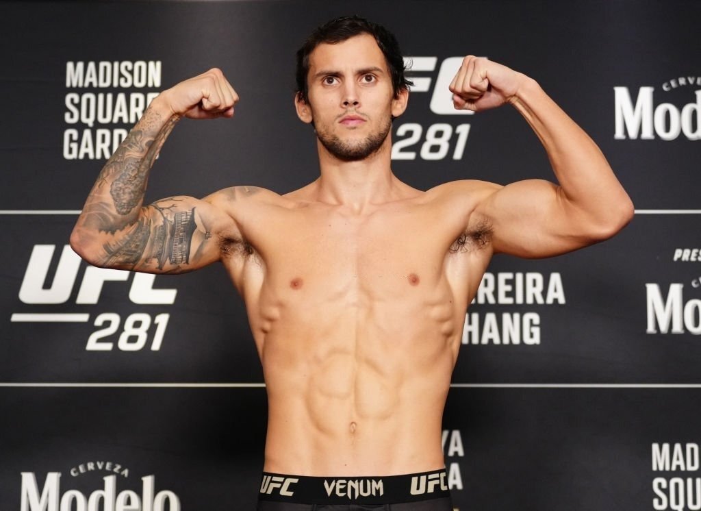 155lbs. ⚖️✔️

Mañana lo damos todo! 💪🏽🇵🇪

#ClaudioPuelles #PrinceofPeru #UFC281 #ArribaPeru #newyork #weighin #lightweight <a href="/UFCEspanol/">UFC Español</a> <a href="/ufc/">UFC</a> <a href="/TheGarden/">MSG</a>