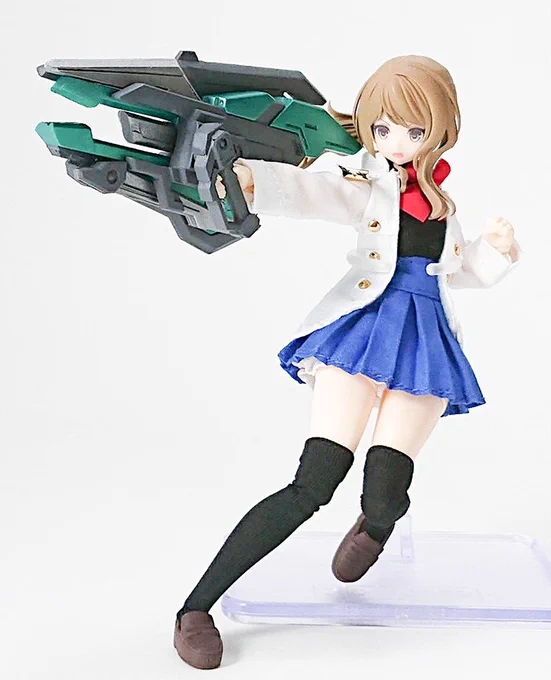 【エレンスゲ女学園制服】はまるで製品のようなクオリティでフィット感もバッチリでした!!【ブルンツヴィーク】と【クリューサーオール】は両モード変形可能でボリューム感があり、これぞCHARM!二人のラスバレ完全再現ができて感無量です…!!! #AKG22#アサルトリリィ 