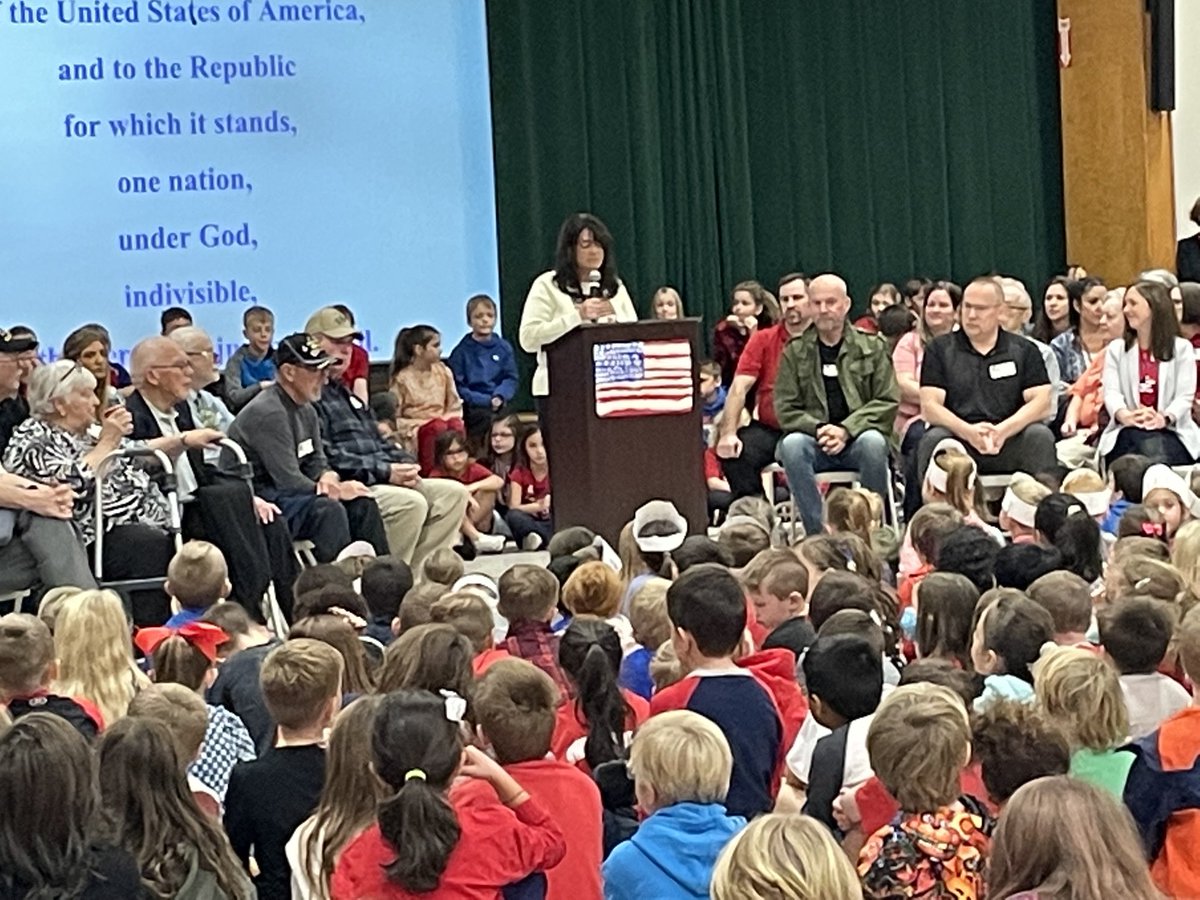 MrsWallsFC's tweet photo. Veterans, Thank you for your service! https://t.co/mnEIQd2dUA