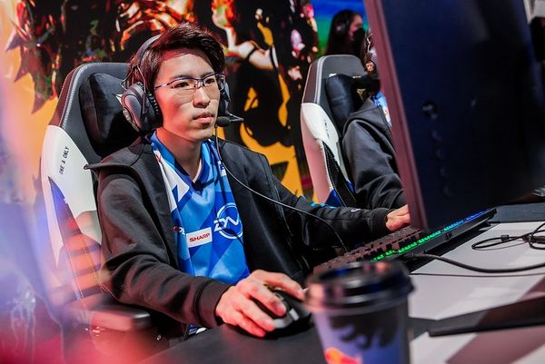 [閒聊] Rumor: Evi 與 Heretics 達成口頭協議