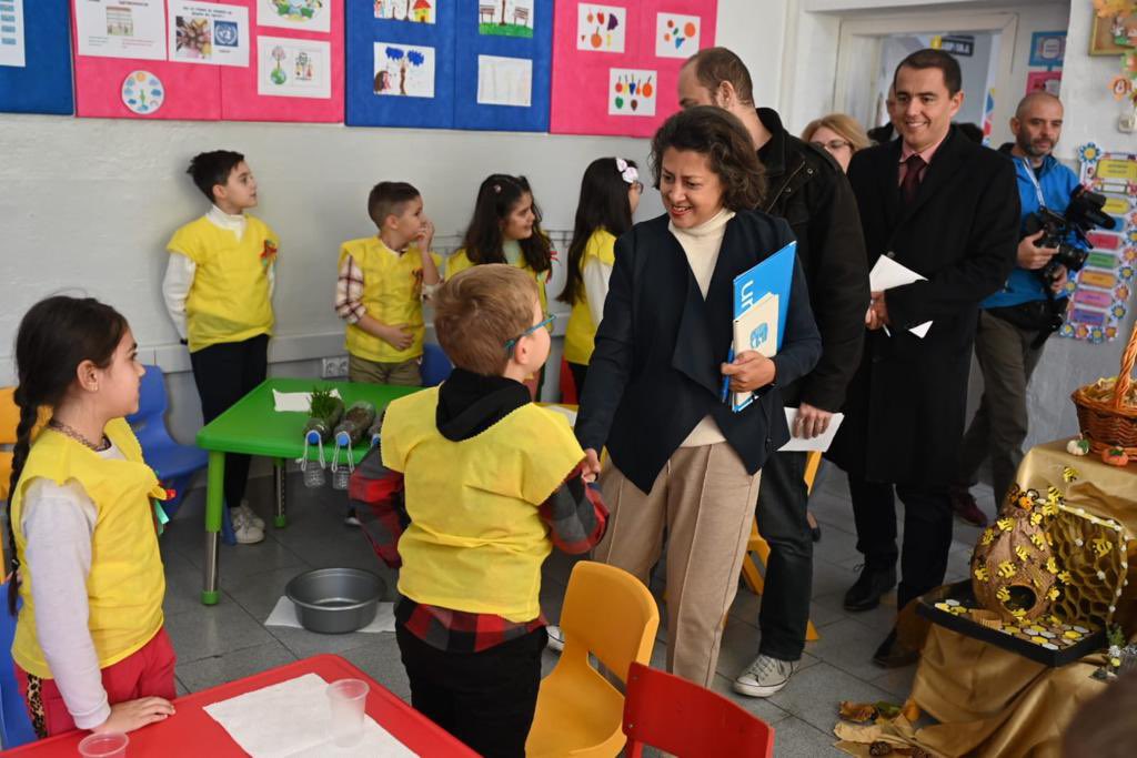 AfshanKhan_'s tweet photo. Inspired by @UNICEFMK's work with partners to integrate climate change and environmental education in preschools and primary schools.  
 
Thank you to @SweMFA @Sida @SweAmbassadorMK for empowering children as agents of change. https://t.co/TXkz50Ng8M