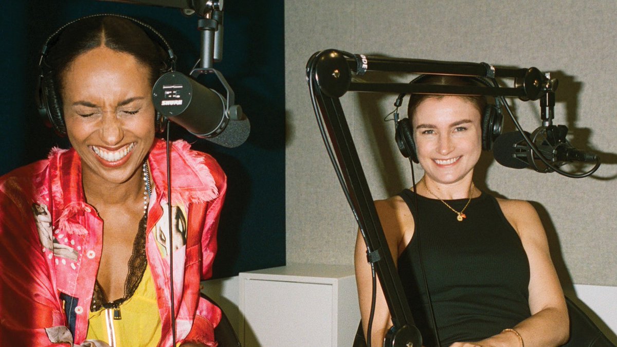 VogueRunway's tweet photo. Vogue's new weekly podcast: The Run Though, is here! https://t.co/R2Bc7clBjx https://t.co/DdCk6KABtP