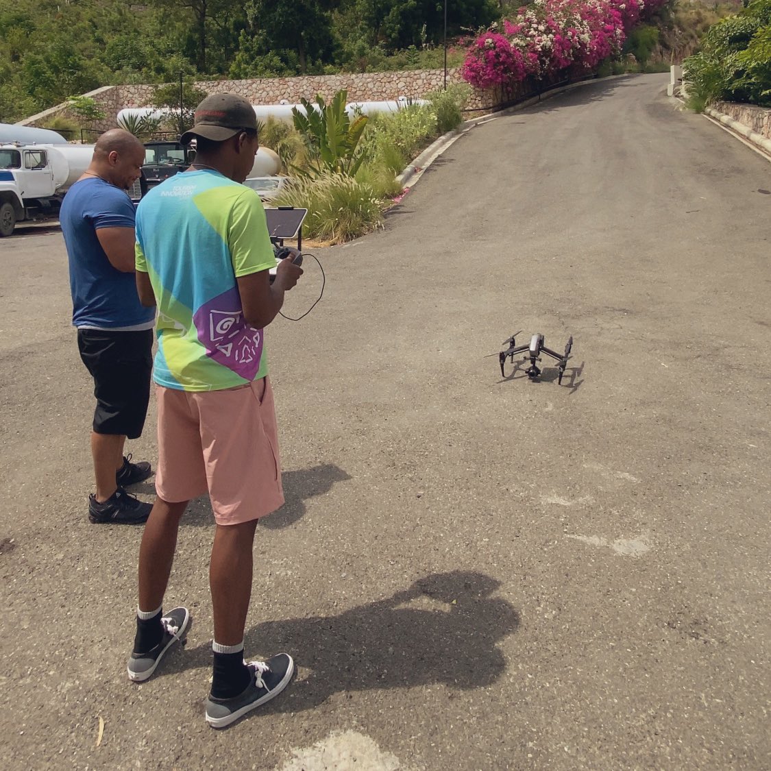 mozalwi's tweet photo. Rare moment I got caught in action doing what I love, creating memories.
#BlackPanther #WakandaForever #ayiti🇭🇹 https://t.co/ap9ryHOrAJ