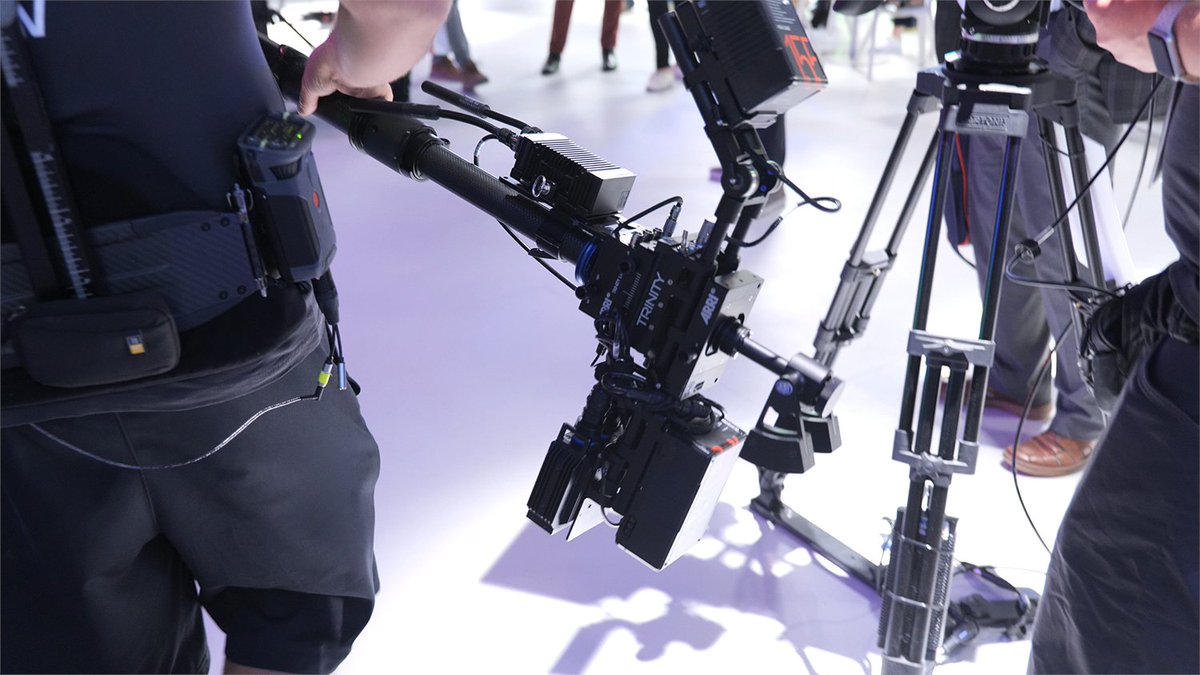 broadcast_sol's tweet photo. IBC show 2022, and meshLINK showed on the ARRI stand, how versatile meshLINK is and how easy it is to integrate into different production scenarios. For example with the TRINITY 2 camera stabilizer. #ARRI #ARRITRINITY2 #camerastabilizersystems #meshlink #wireless #mesh https://t.co/ChpruYFUZs