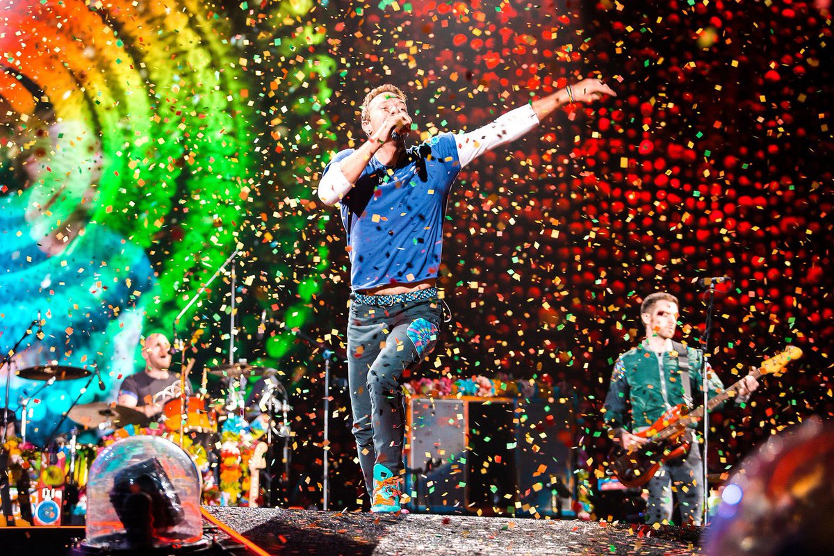 tendenciaporque's tweet photo. “Coldplay”:

Porque las declaraciones de @cotonogues en @AM_1080: "Hay conversaciones (para abril), pero es un costo es muy alto, ellos mueven bastantes equipos para un concierto y debemos garantizarles al menos dos días de show". https://t.co/NWne53NjoF