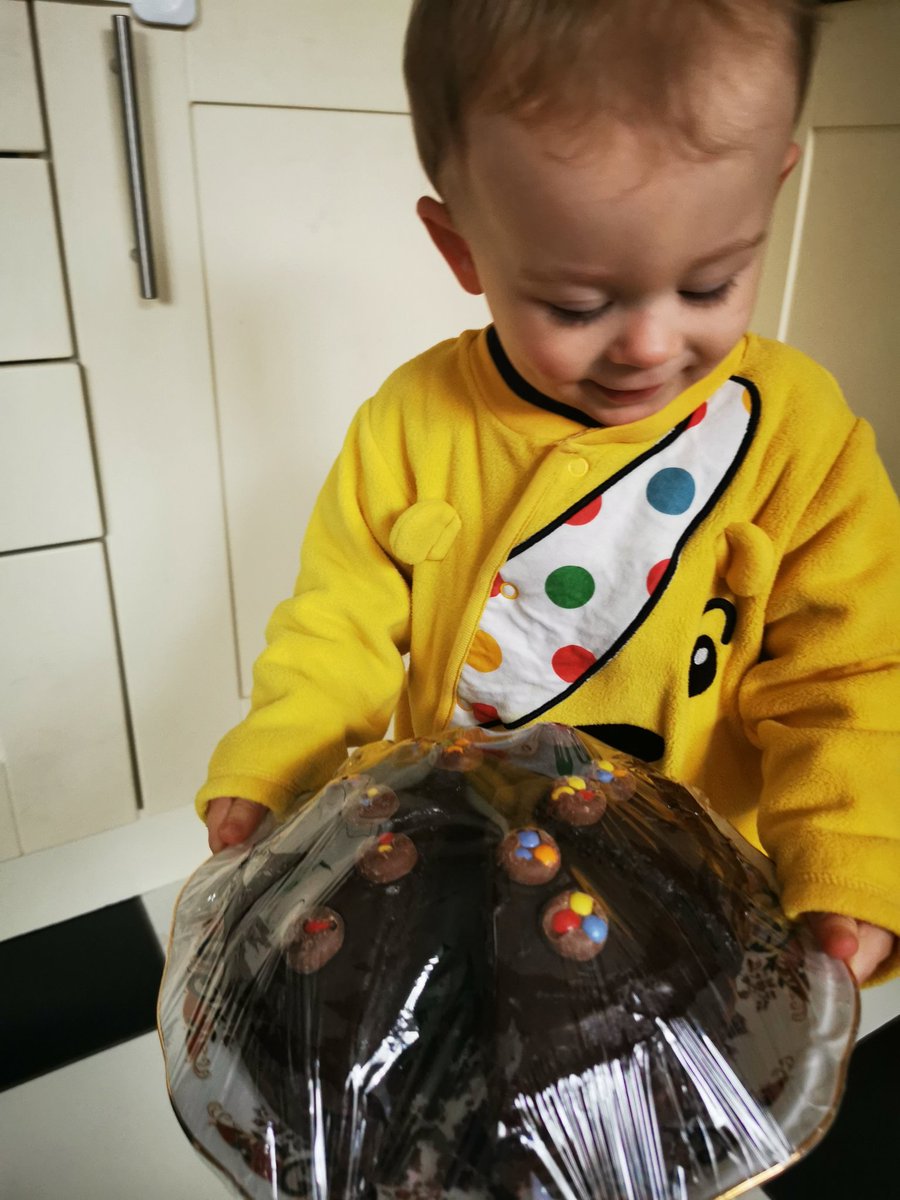 Micheleb69's tweet photo. @BBCCiN Jackson has been very busy baking to raise money for CiN2022. Here he is taking a spotty cake into Daddy at work for £2 a slice 🐻 #CiN2022 https://t.co/NhcoqNlKQ4