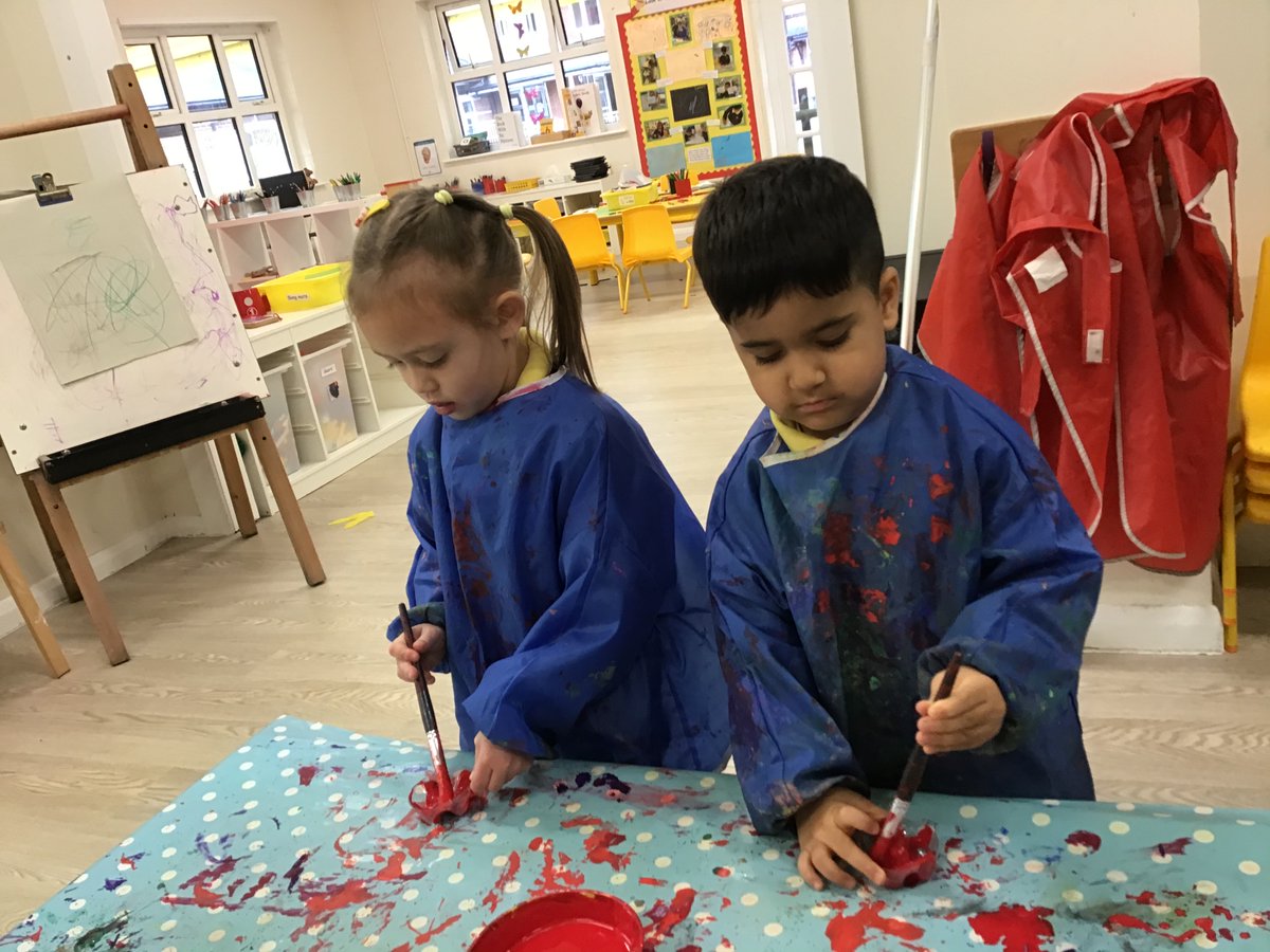 StainesPrepNurs's tweet photo. #StainesPrepSunflowers have been learning all about #Remembrance day! We have created our own poppies using plastic bottles. #StainesPrepEarlyYears #StainesPrepRespect https://t.co/NUcQS49HwR