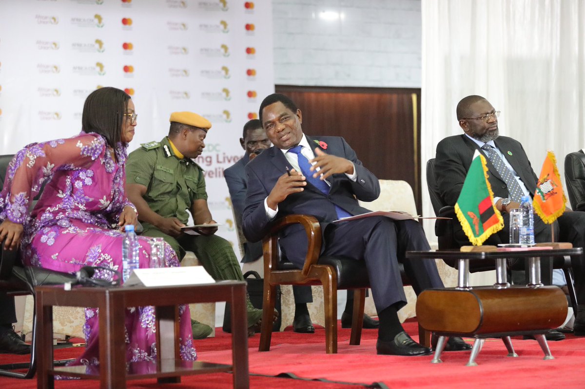 HHichilema's tweet photo. With enormous determination, #Zambia has vaccinated 75% of our eligible population against #C19. We intend to get as close to 100% as possible. @MastercardFdn @AfricaCDC @_AfricanUnion @AUC_MoussaFaki 
#GetVaccinated #SavingLivesLivelihoods https://t.co/vR9eMubj3H