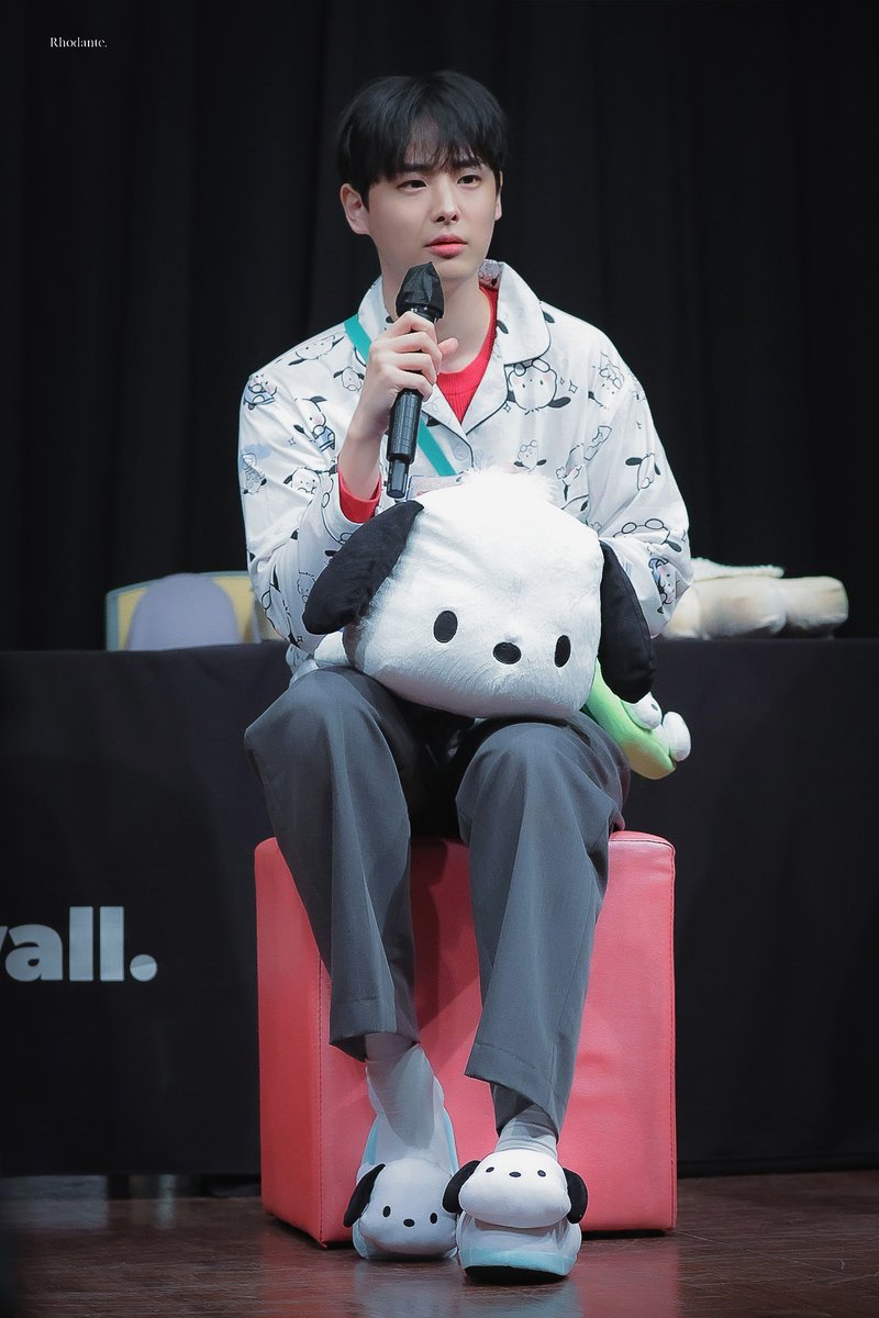 Rhodante_1109's tweet photo. 울 애기 최수종 생일 축하해 🎉
늘 우리에게  빛나는 존재가 되어주어서 고마워 💖

#빛나는_병찬이의_26번째생일
#HAPPY_BYUNGCHAN_DAY https://t.co/s0eXnzVEr8
