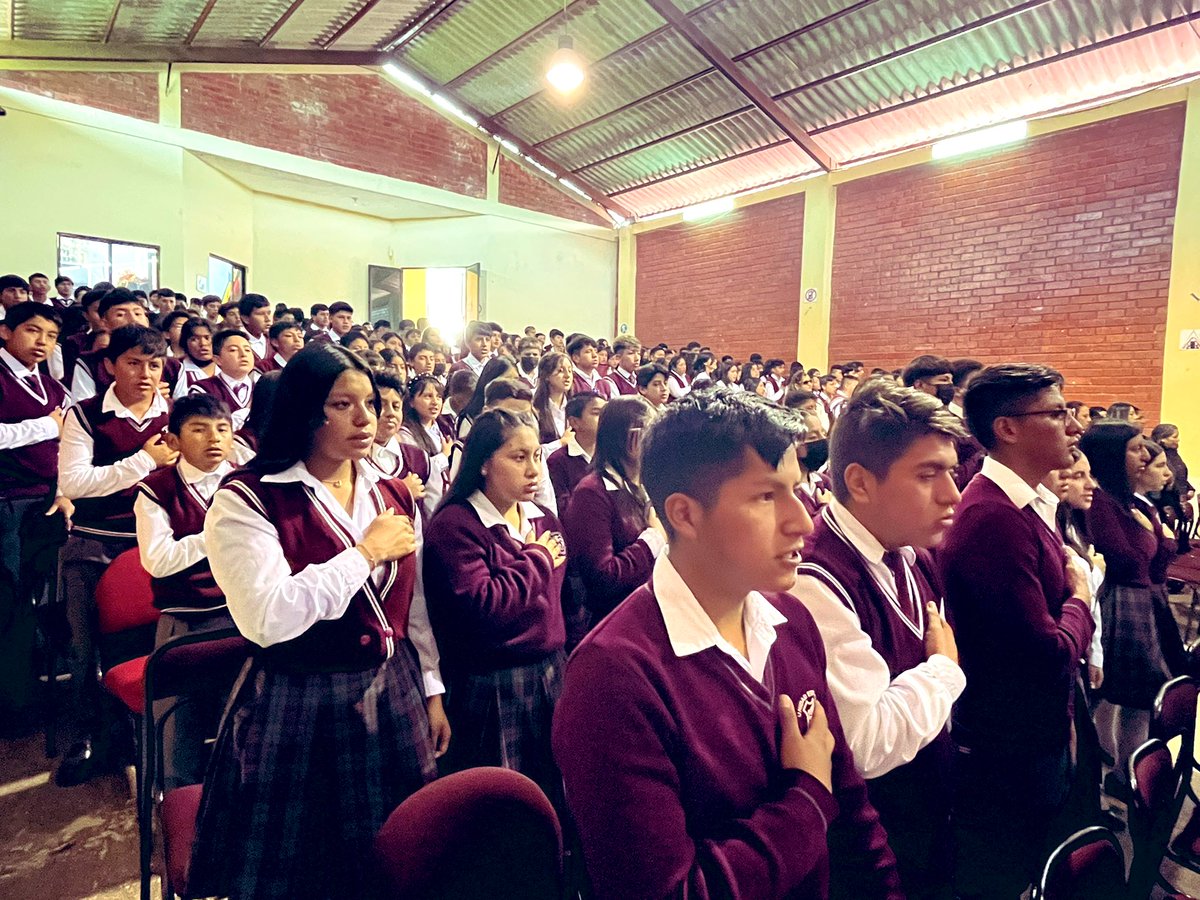 El alcalde <a href="/claudiomarloja/">Claudio Omar Loja</a>, participa de la Sesión Solemne de la Unidad Educativa Galo Plaza Lasso, por conmemorar el Cuadragésimo Octavo año de vida Institucional.
 ! Que Viva la Unidad Educativa Galo Plaza Lasso!!
<a href="/GADSANFERNANDO1/">Gad San Fernando</a> <a href="/claudiomarloja/">Claudio Omar Loja</a>