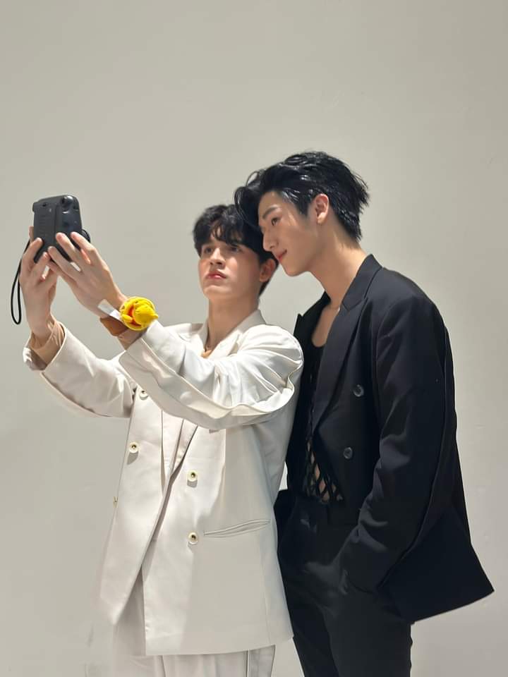 NannYuSandarAy2's tweet photo. They just sound so good together❤😭#ELLExLolanePixxelProBeOutstanding
#ELLEThailand
#ISBANKY #moslhong
#crdpictoowner https://t.co/H8tScFmyYj