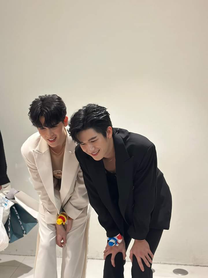NannYuSandarAy2's tweet photo. They just sound so good together❤😭#ELLExLolanePixxelProBeOutstanding
#ELLEThailand
#ISBANKY #moslhong
#crdpictoowner https://t.co/H8tScFmyYj
