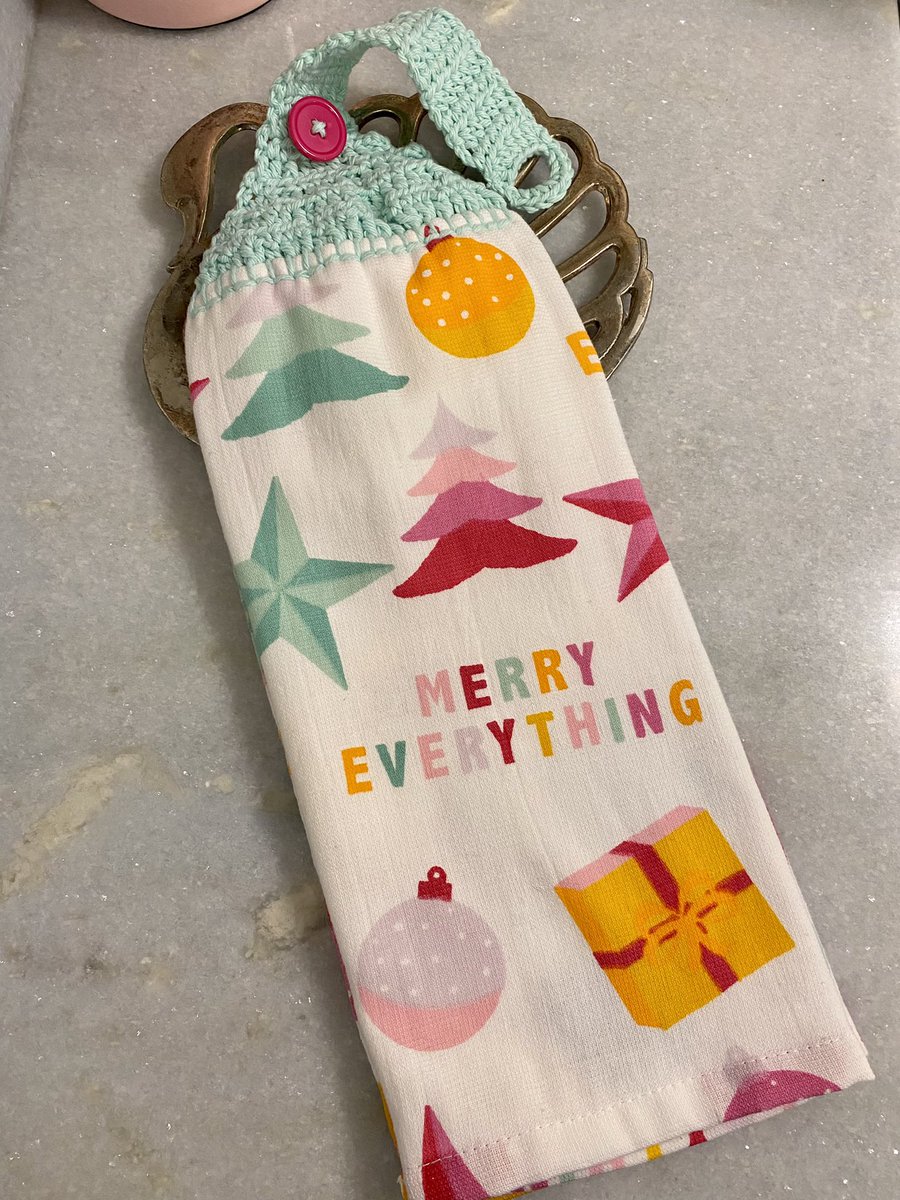 RCrocheting's tweet photo. 🌲20% off sale!🌲

https://t.co/udtoYZuNGZ

100% cotton hanging kitchen towel with a coordinating 100% cotton crochet top with button closure.

#christmasdecor #christmasdecorations #christmasgiftideas #housewarming #SecretSanta https://t.co/zcBLMTBP2x