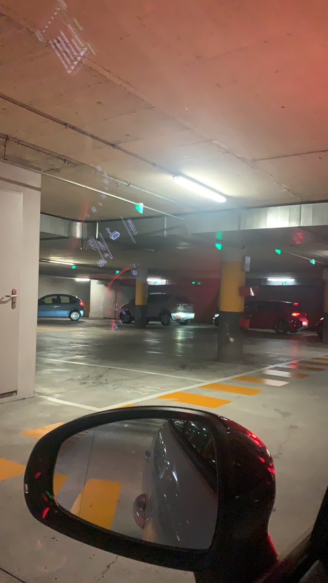 <a href="/EstrellaTurien1/">Estrella Turienzo</a> <a href="/HUCA_Asturias/">@HUCA</a> 15:55 hrs con pocas ganas de salir un viernes, atasco en el piso -2 del mismo parking, una tremenda vergüenza