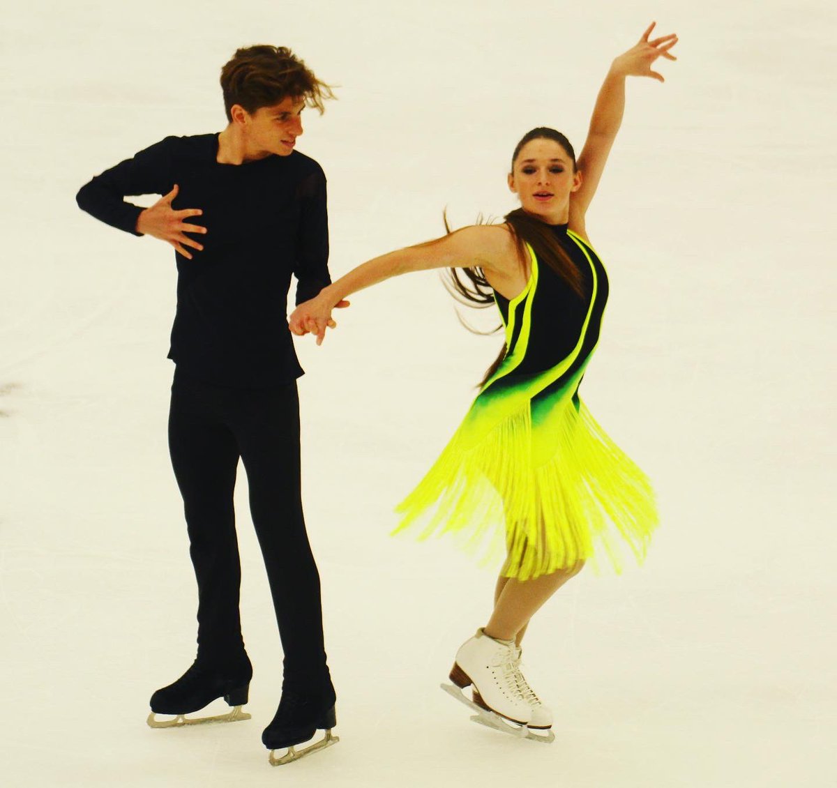 goldenskate's tweet photo. #BrownBrown 🇺🇸
#LajoieLagha 🇨🇦 https://t.co/SPX689Vyya