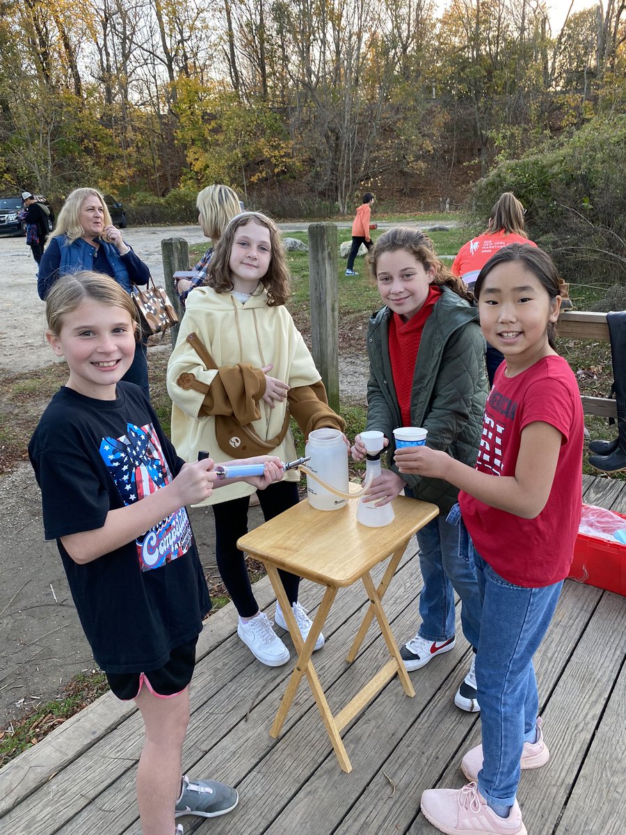 Wild4Class5_4's tweet photo. Testing the Nissequogue River for invasive fish species. The students extracted DNA samples to send to Cornell University for analysis. https://t.co/GsmgyMs7j5