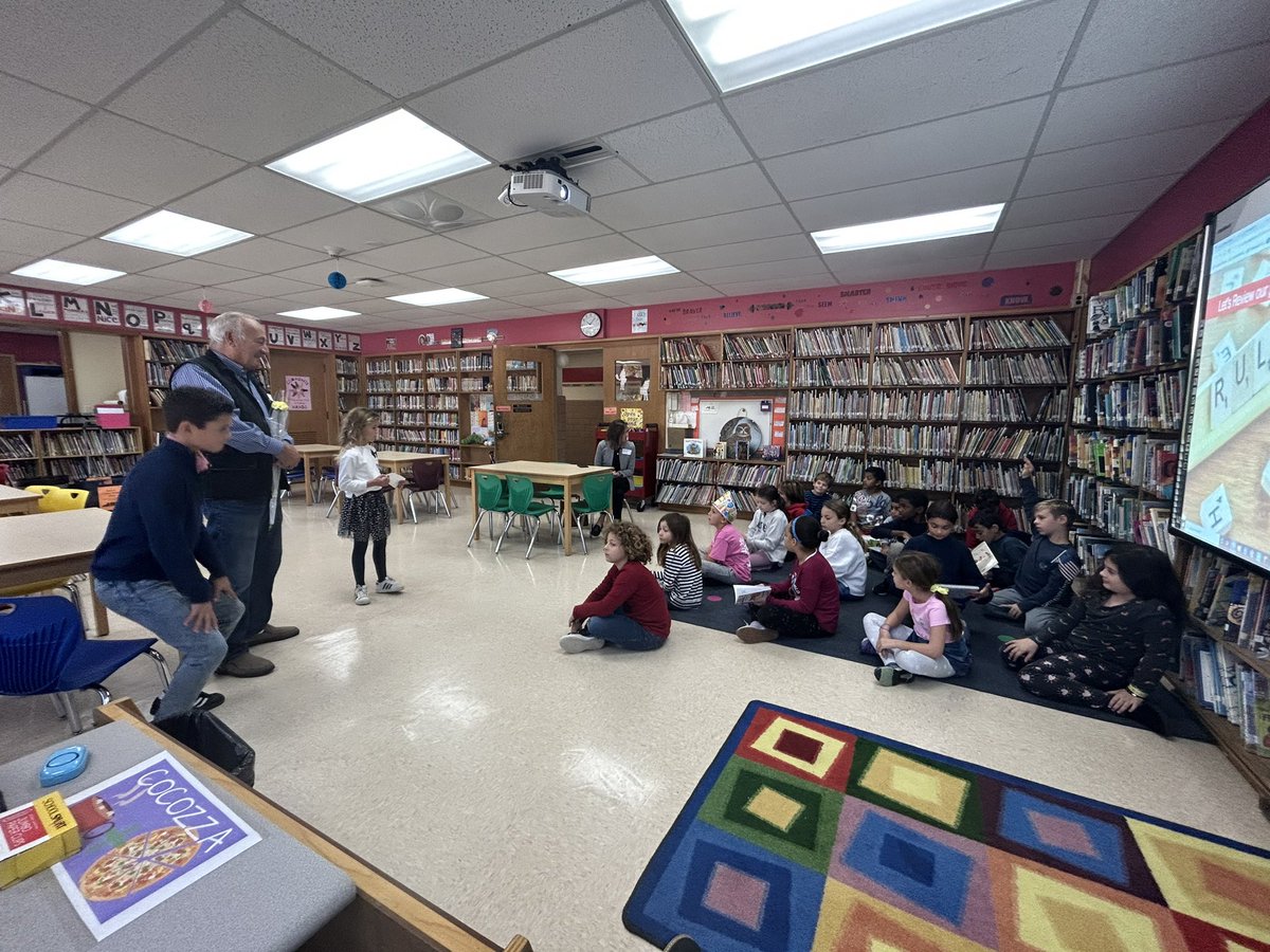 MrsCocozzaReads's tweet image. Beautiful tribute to Veterans Day yesterday at @WaverlyParkElem the students loved meeting a veteran and getting to ask questions and personally thank him for his service! 🇺🇸❤️🤍💙