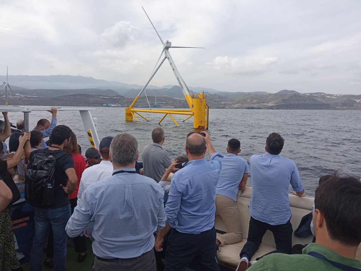 plocan's tweet photo. ¡Enseñamos el Banco de Ensayos a los asistentes de #ENERMAR 2022 👏👏! 

Durante las Jornadas Técnicas ENERMAR 2022, organizadas por el Grupo de Trabajo de Energías Renovables de Origen Marino de AINE en el marco de #CanaguaYEnergía, hacemos una visita a nuestro Banco de Ensayos. https://t.co/WJUY3iII19