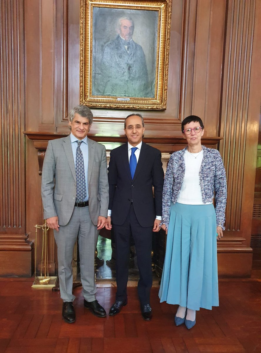 MoroccoInARG's tweet photo. El Embajador de 🇲🇦 el Sr. Fares Yassir ha mantenido una reunión con el Decano de la Facultad de Derecho de la Universidad de Buenos Aires, Dr. Leandro Vergara, en la que han examinado la oportunidad de desarrollar proyectos de cooperación universitaria entre 🇲🇦 y 🇦🇷 https://t.co/CDqdR3pUEq