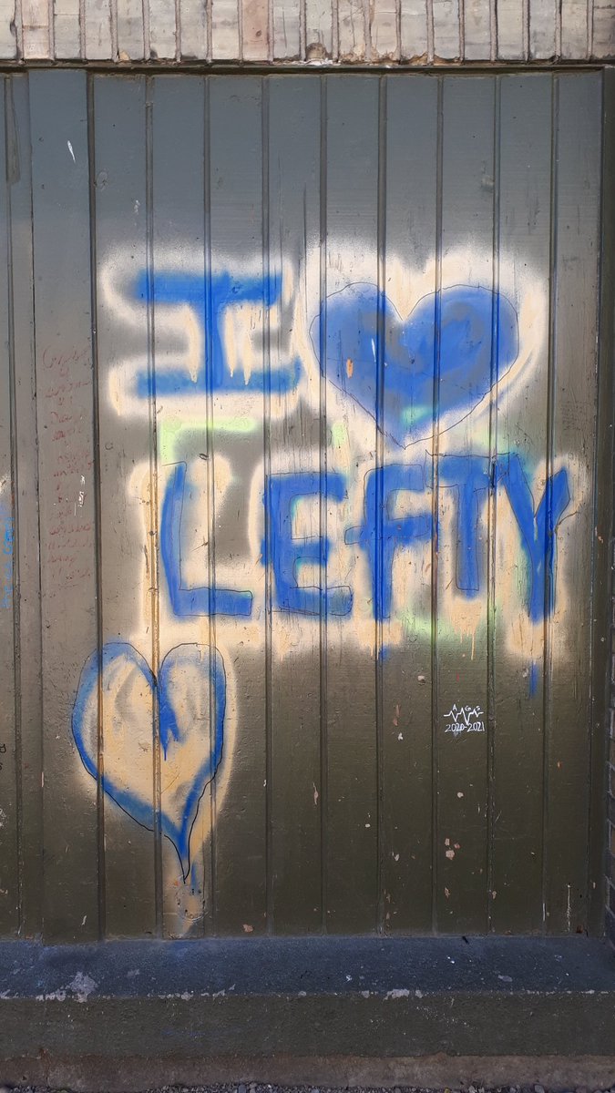 I 💙
Lefty
💛
#graffiti #art spotted in #Kitchener