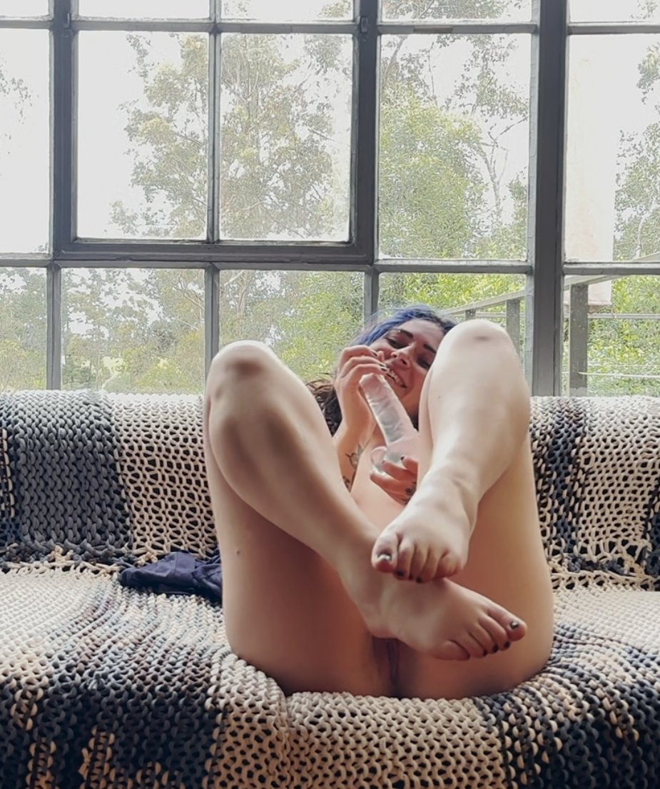 4 pic. I think the smile on my face tells you exactly how much i love to ride a dick 😍🤭also i had good company!! @leaandbear https://t.co/dzitKidSj9