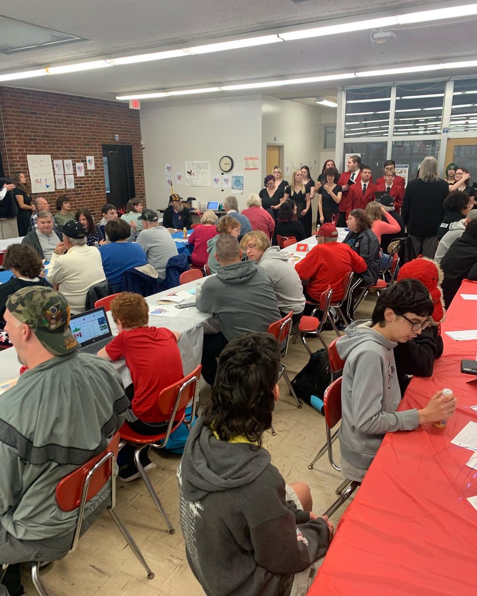PCSDparmasenior's tweet photo. Thank you to our Veterans and thank you to all that came to celebrate with us today. 🇺🇸 https://t.co/6pJ0t5K5mT