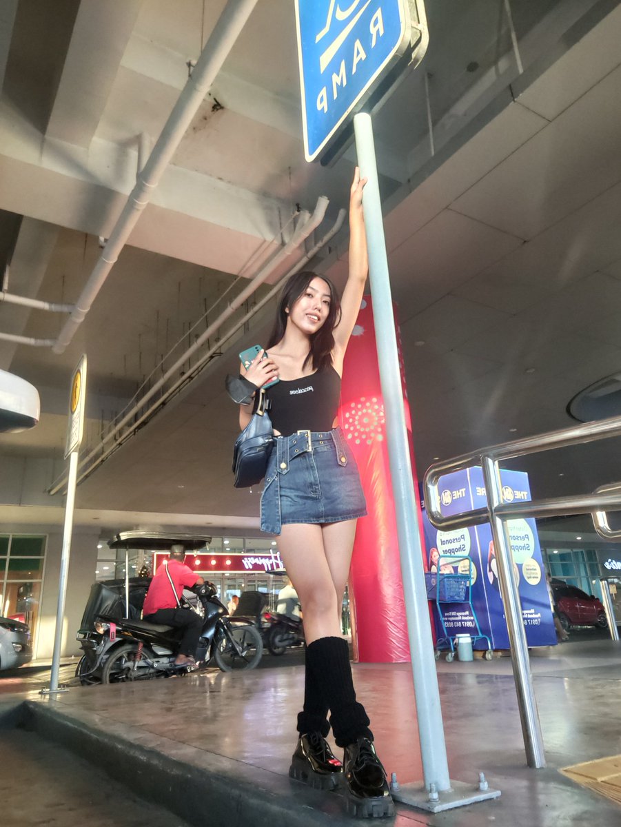 GhiellianK's tweet photo. luv this skirt 🫶 #OOTD #fashion #fashionstyle #IMGmodel https://t.co/AxeVw3ahyi