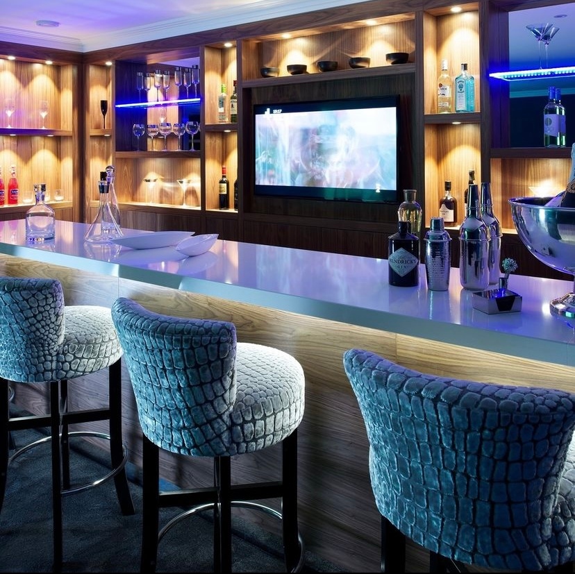 Everyday is a weekend when your bespoke home has a bar!

Entertaining spaces within homes are still on the top of client’s wish lists, providing the ultimate space for hosting your family and friends.

View more:
octagon.co.uk/gallery-3/
