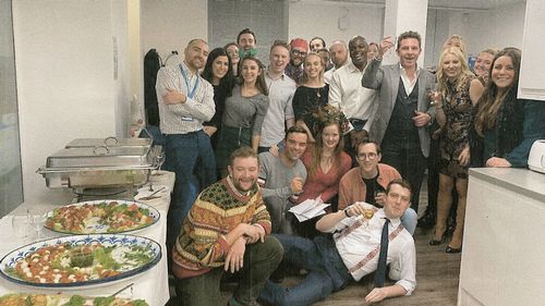 danbloom1's tweet photo. NEW - Two dozen Tories have avoided Covid fines over a “raucous” Dec 2020 party in the basement of Conservative HQ

Indoor socialising was banned at the time

But Scotland Yard says this photo was "insufficient evidence" of a breach ⬇️

https://t.co/O2tRiLzgTH https://t.co/VOcIfm6KXm